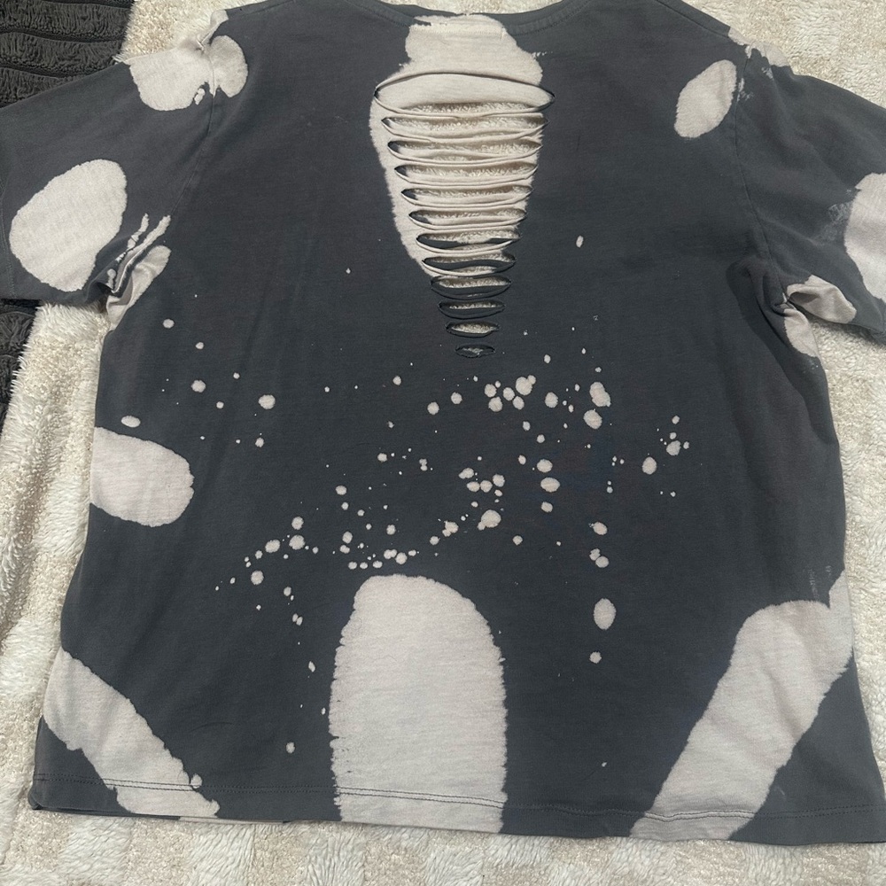 Gilded Intent Gray and Cream Cut-Out Top